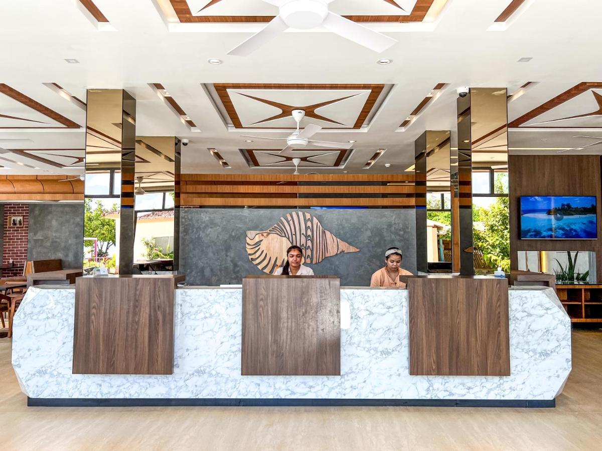 Triton Prestige Seaview And Spa Maafushi Esterno foto