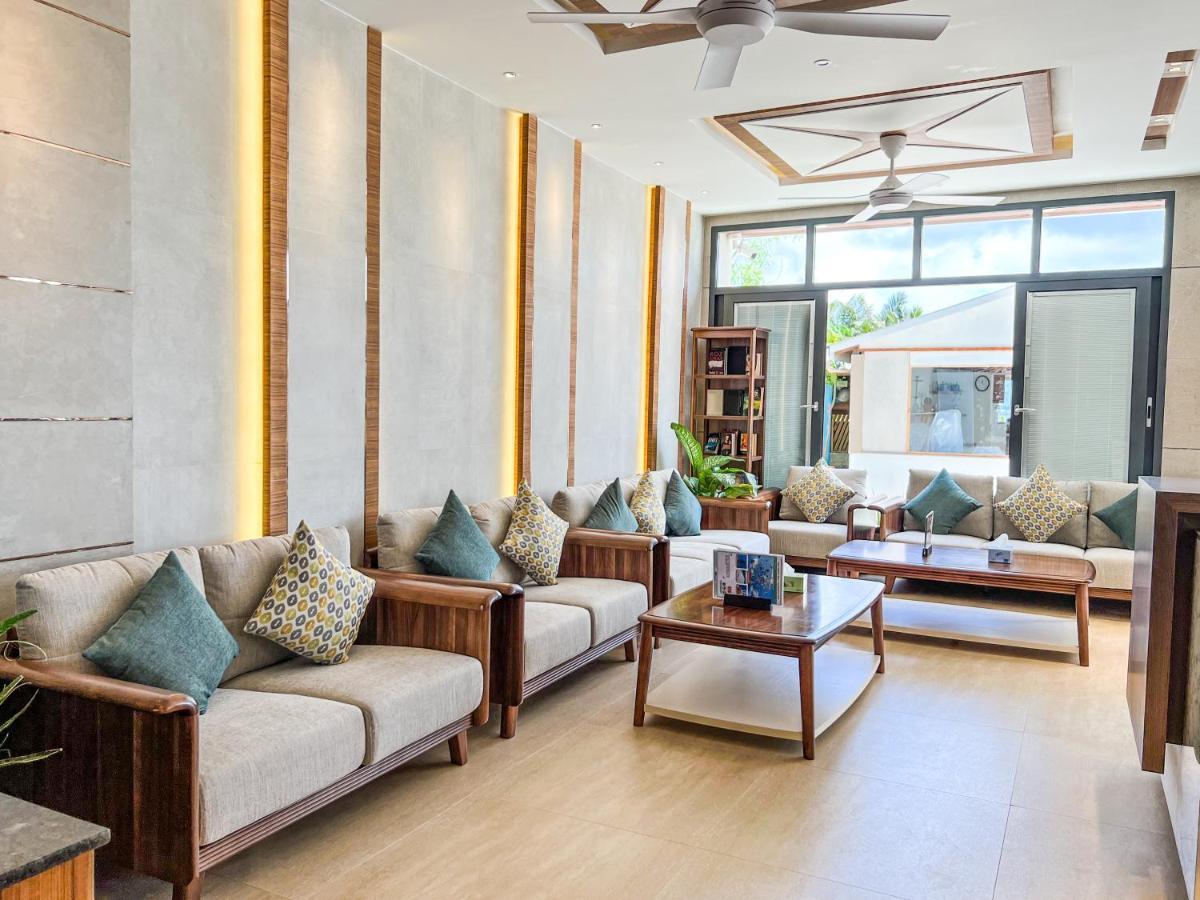 Triton Prestige Seaview And Spa Maafushi Esterno foto