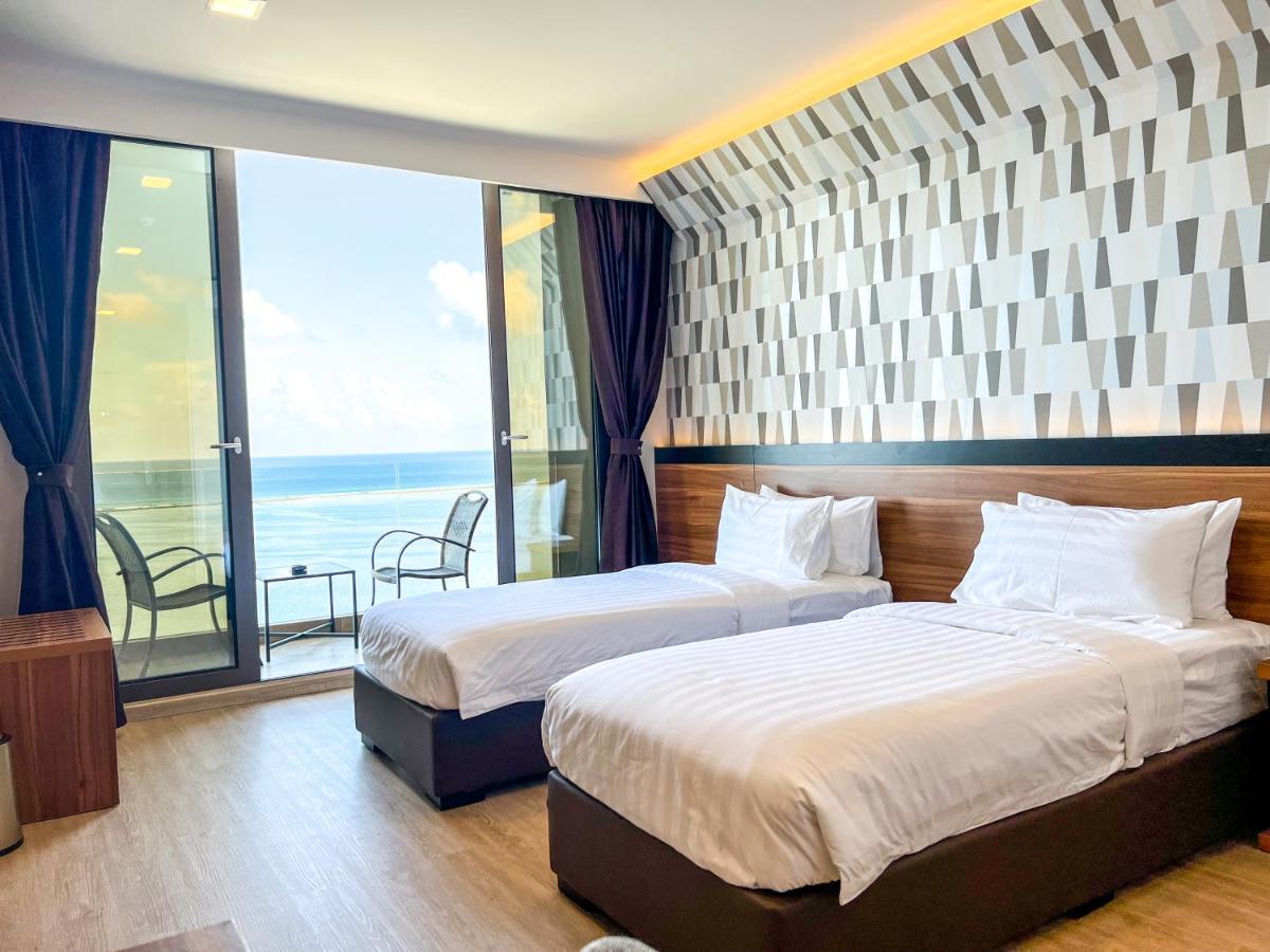 Triton Prestige Seaview And Spa Maafushi Esterno foto