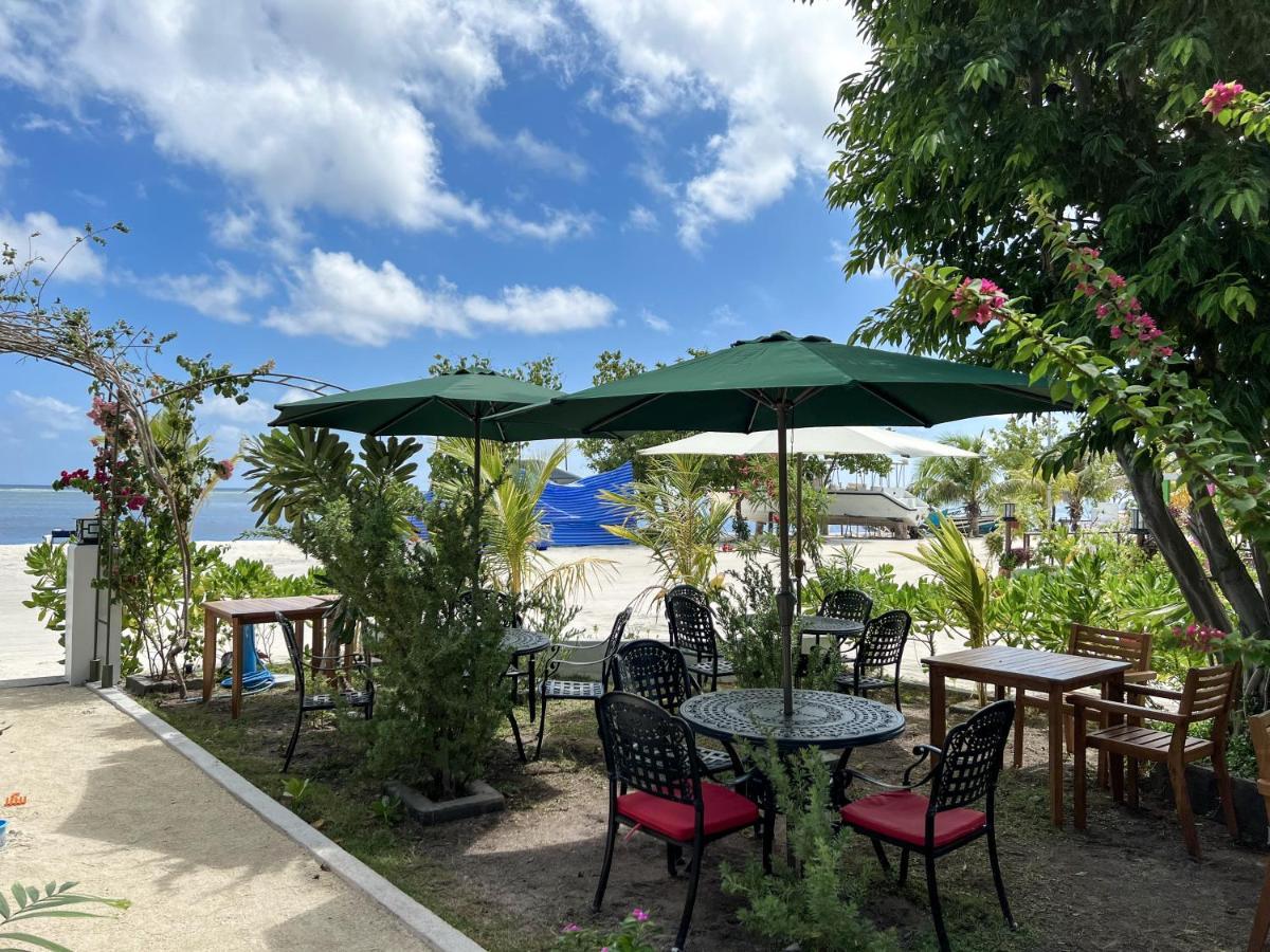Triton Prestige Seaview And Spa Maafushi Esterno foto