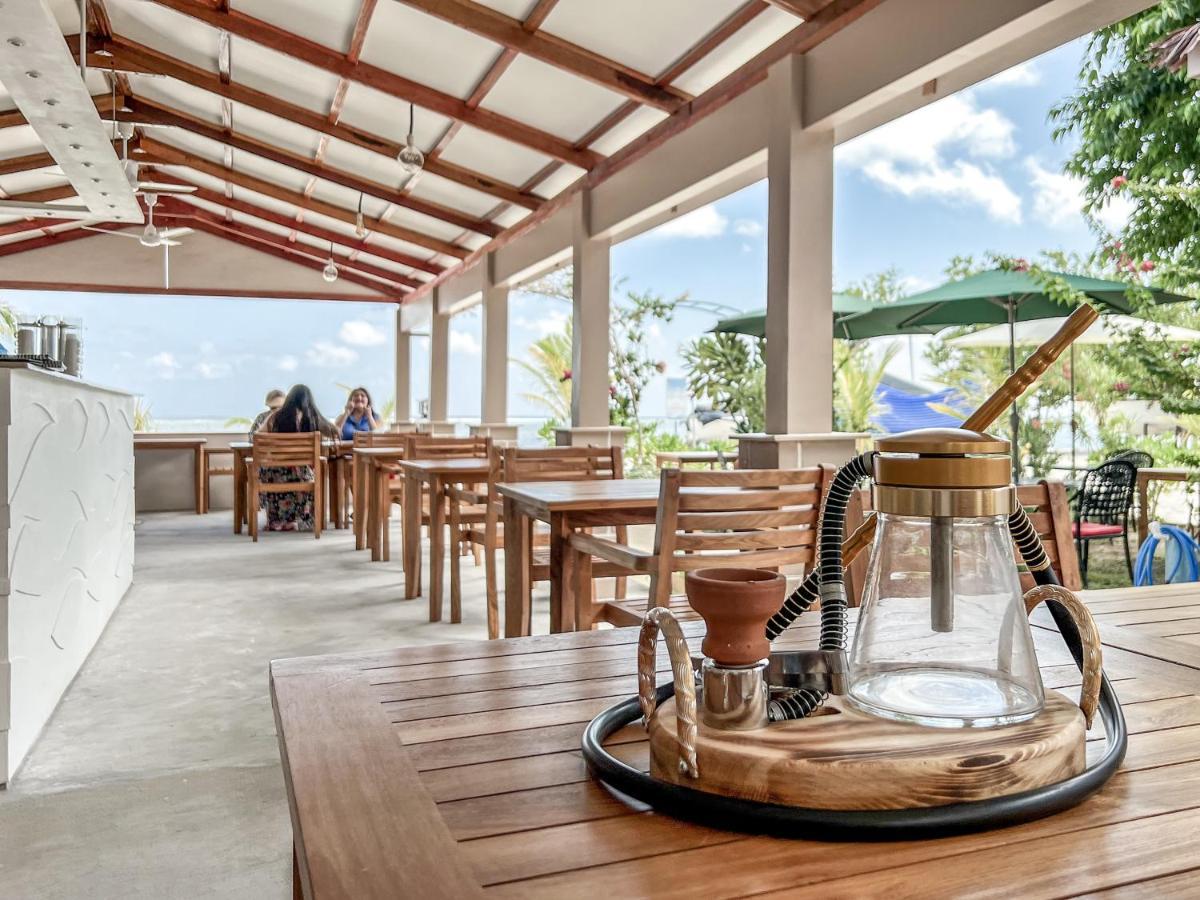 Triton Prestige Seaview And Spa Maafushi Esterno foto