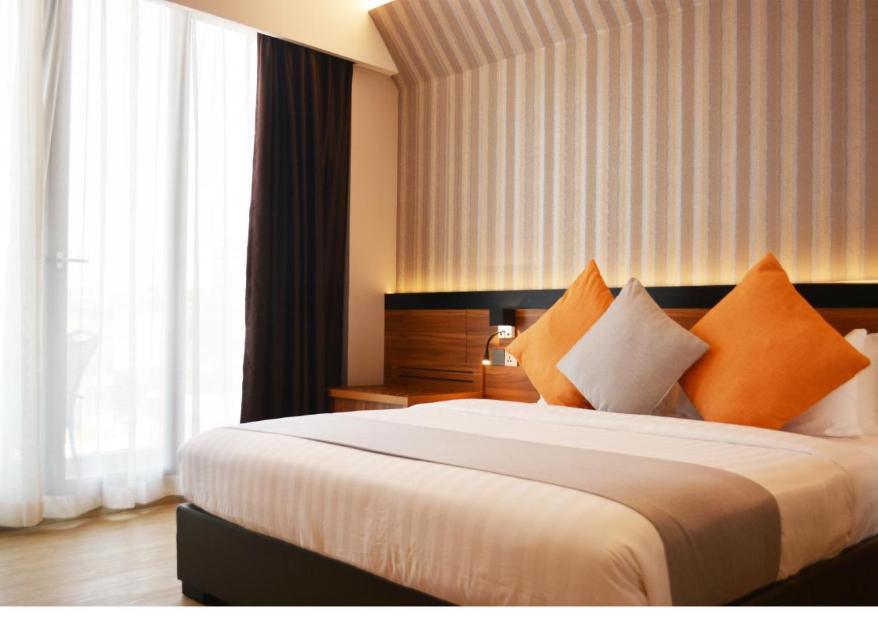Triton Prestige Seaview And Spa Maafushi Esterno foto