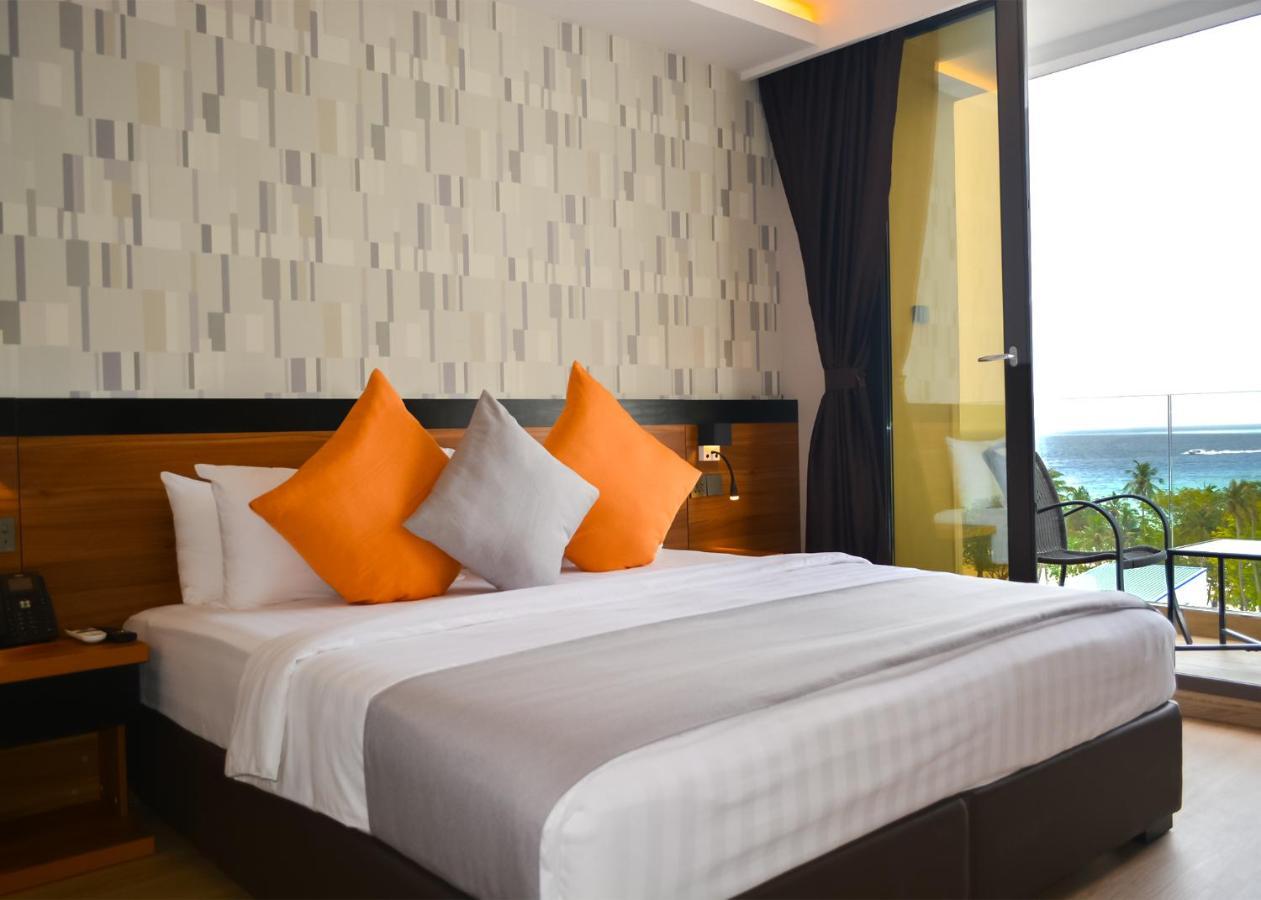 Triton Prestige Seaview And Spa Maafushi Esterno foto