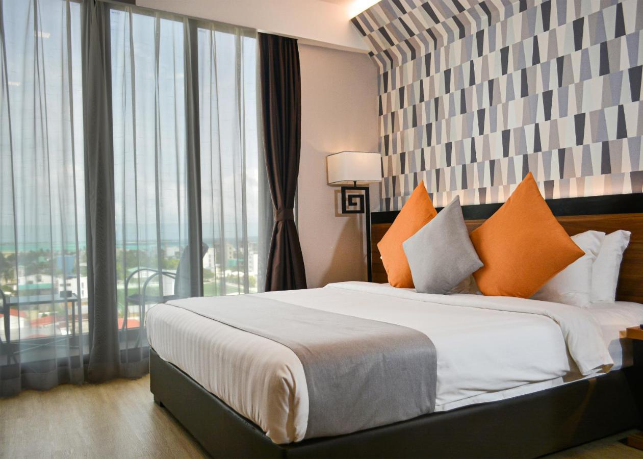 Triton Prestige Seaview And Spa Maafushi Esterno foto