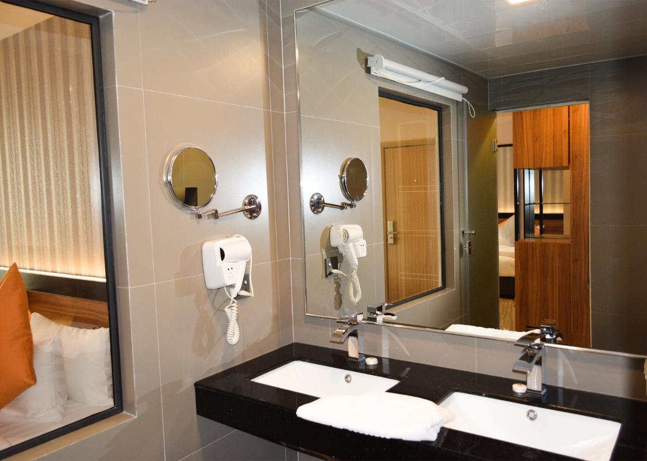 Triton Prestige Seaview And Spa Maafushi Esterno foto