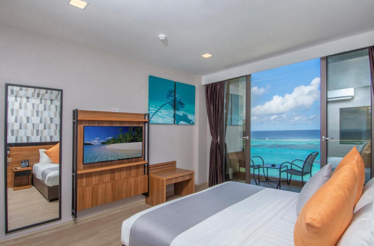 Triton Prestige Seaview And Spa Maafushi Esterno foto