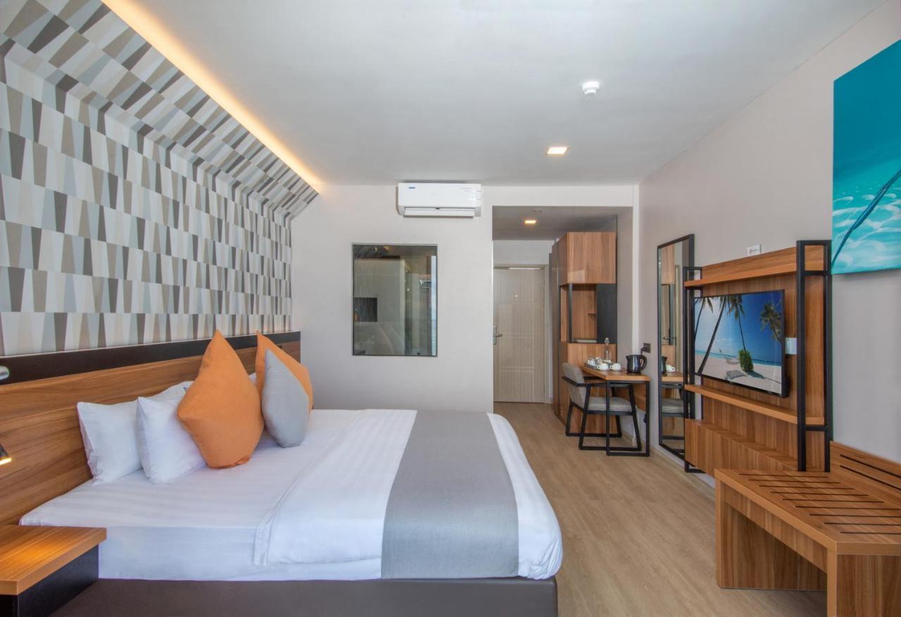 Triton Prestige Seaview And Spa Maafushi Esterno foto