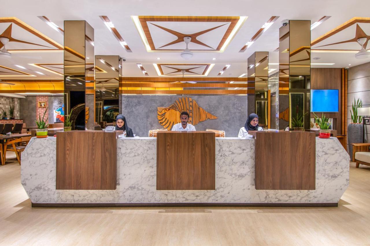 Triton Prestige Seaview And Spa Maafushi Esterno foto