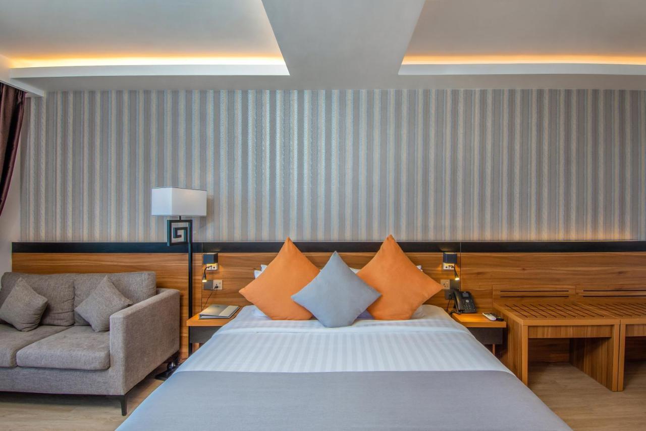 Triton Prestige Seaview And Spa Maafushi Esterno foto